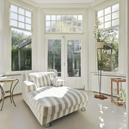 Villa Luxurious In With Two Ponds Haarlem